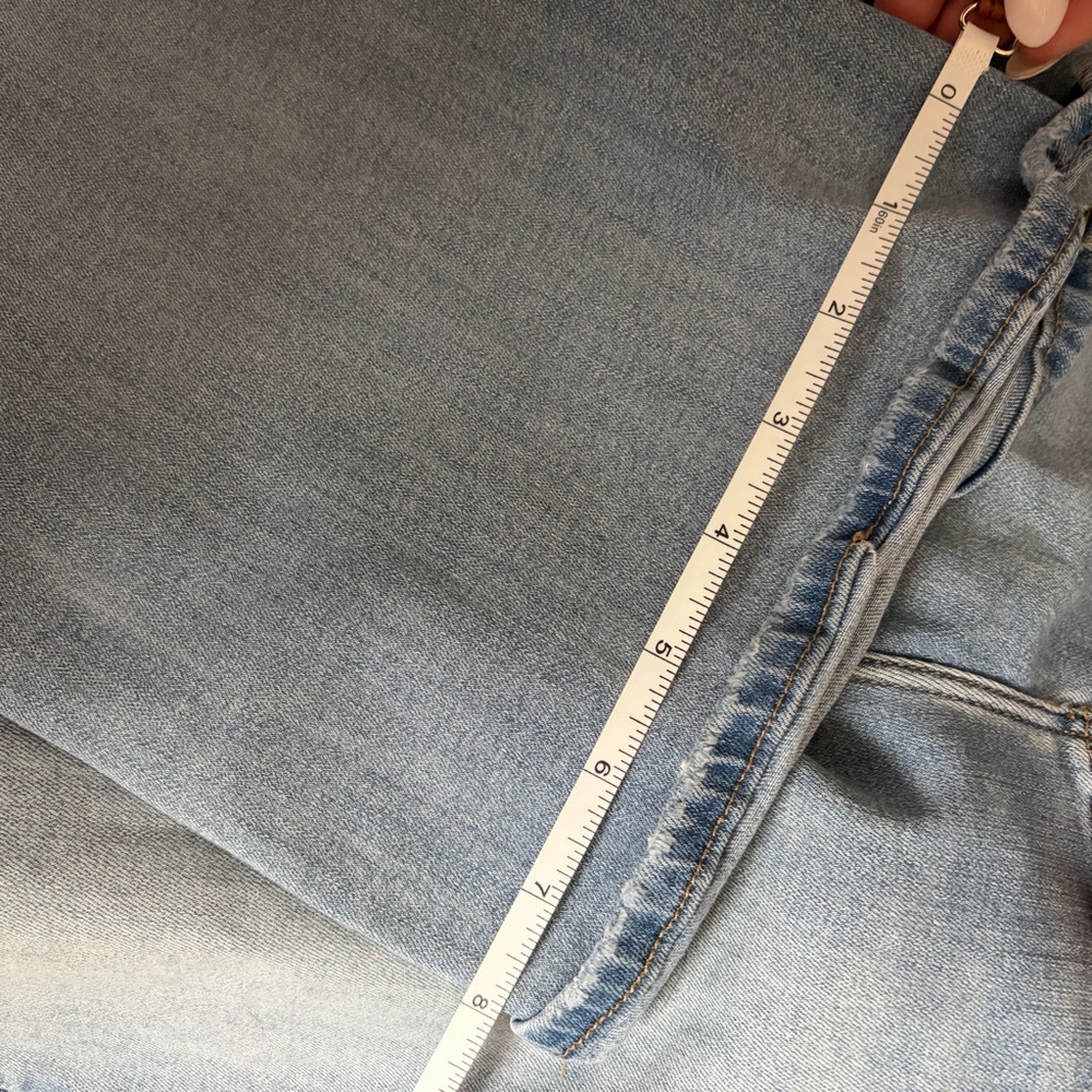 Good American Good Flare High Rise Split Hem Jeans Light Wash Size 26 - Picture 10 of 10